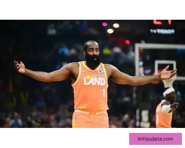 阿伦复出带来全新变化 双塔联手骑士攻守无懈可击 哈登17+14助攻助力全队