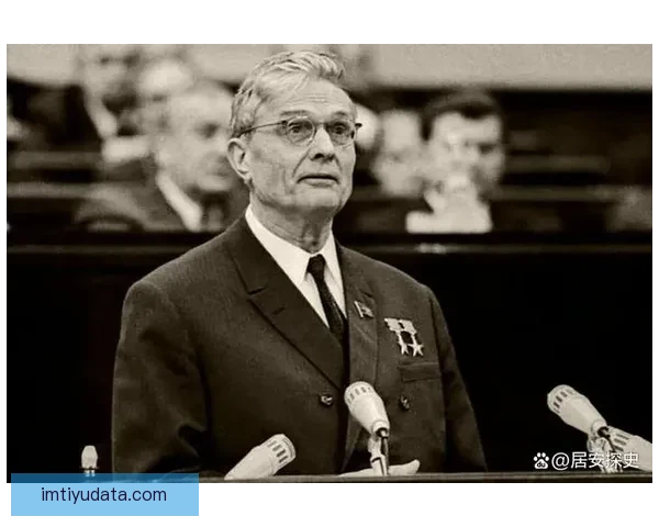 维罗纳主场惜败佛罗伦萨 法乔利一球定胜负 苏斯洛夫与古德蒙德松双双染红