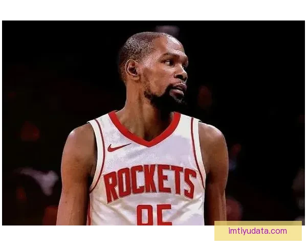 杜兰特末节与队友畅聊大笑轻松终结老鹰11连胜贡献25分6篮板